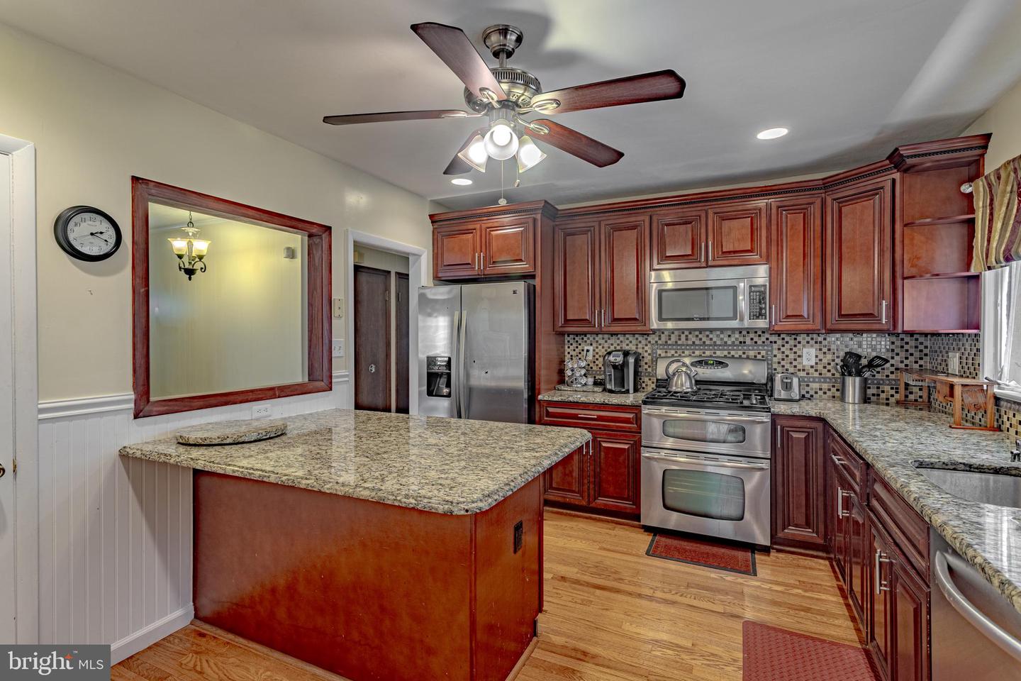 7 White Beech Ct Property Photo 9
