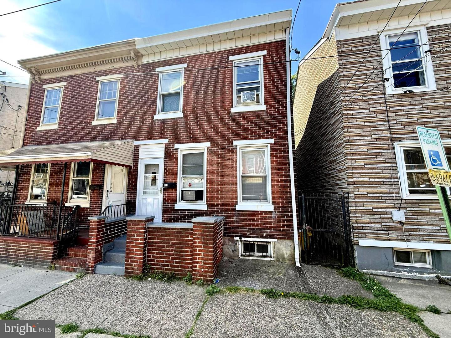111 Mott St Property Photo 1