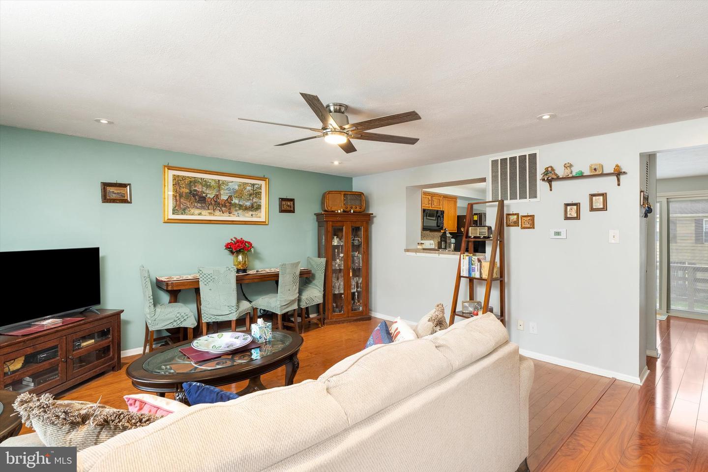 19 James Cubberly Ct Property Photo 4
