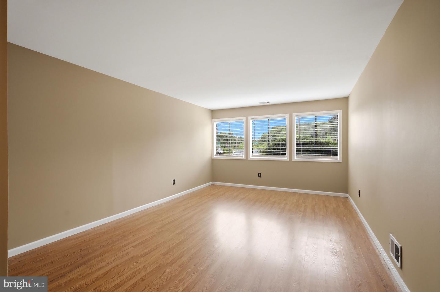E21 Avon Drive Property Photo 6