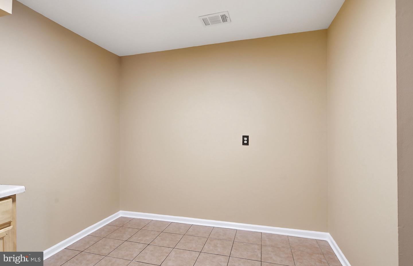 E21 Avon Drive Property Photo 11