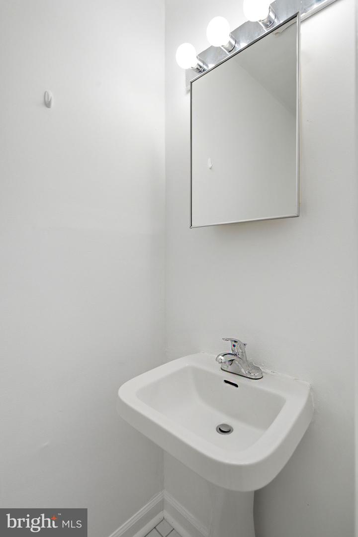 E21 Avon Drive Property Photo 18