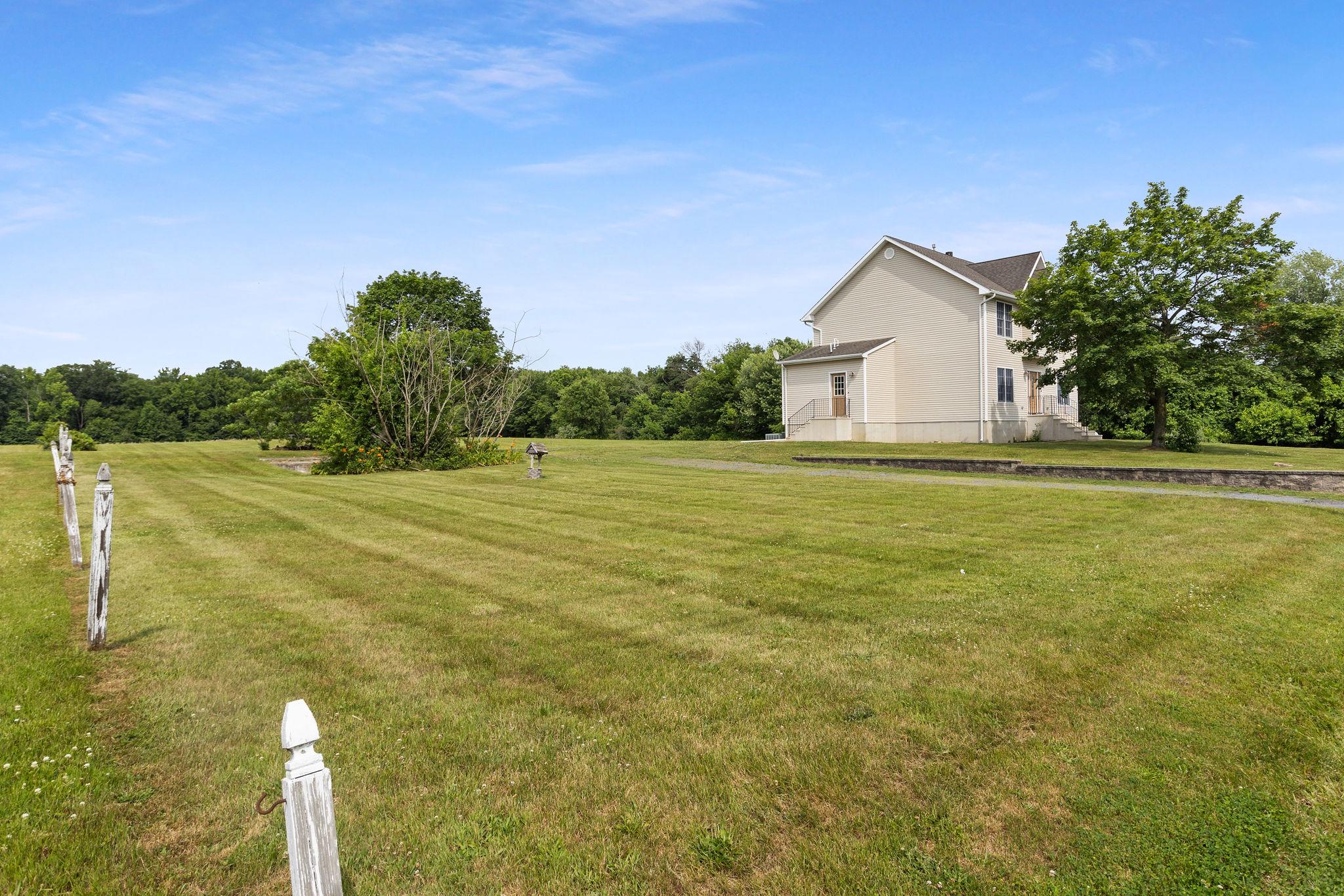241 Windsor Rd Property Photo 4