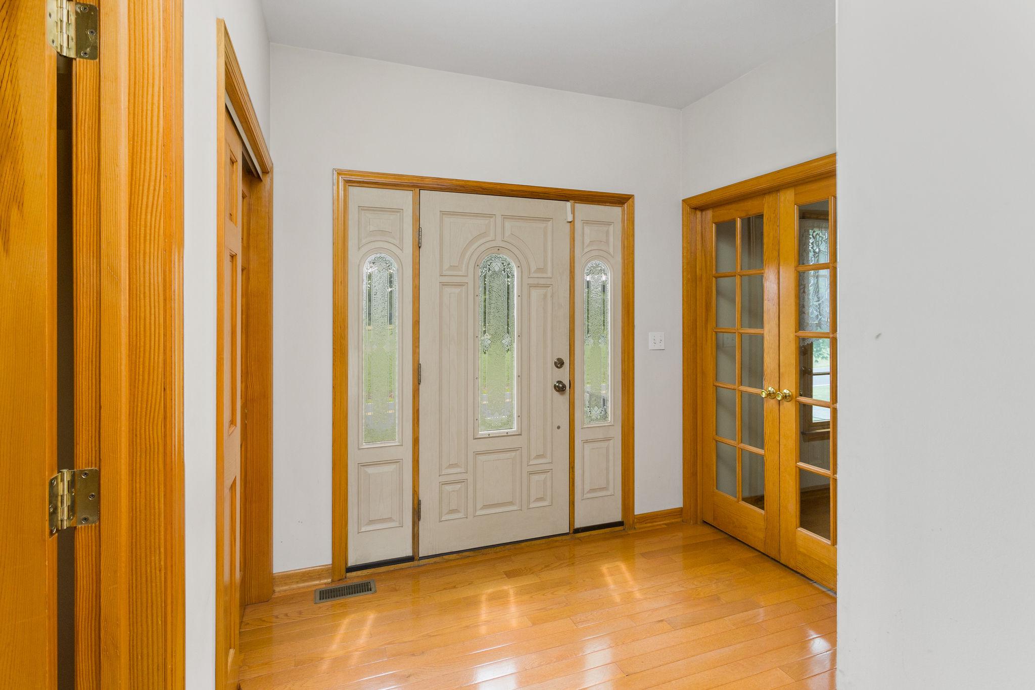 241 Windsor Rd Property Photo 5