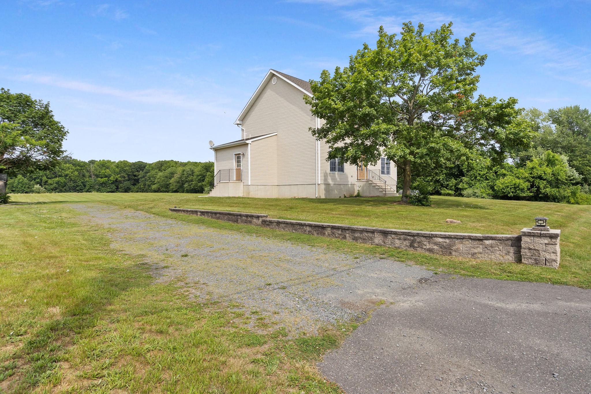 241 Windsor Rd Property Photo 6