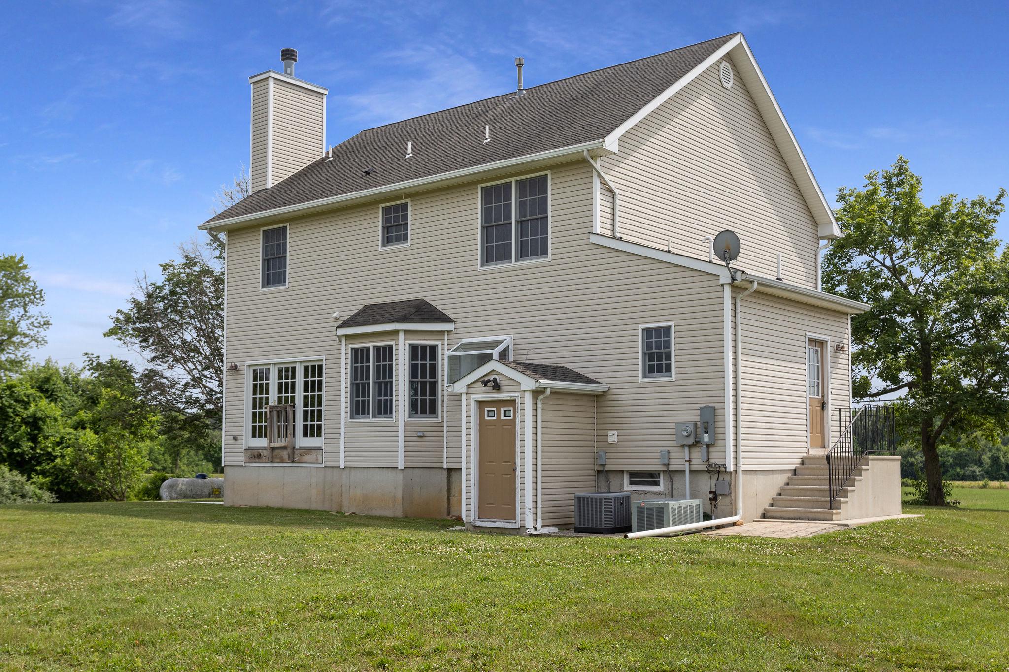 241 Windsor Rd Property Photo 8