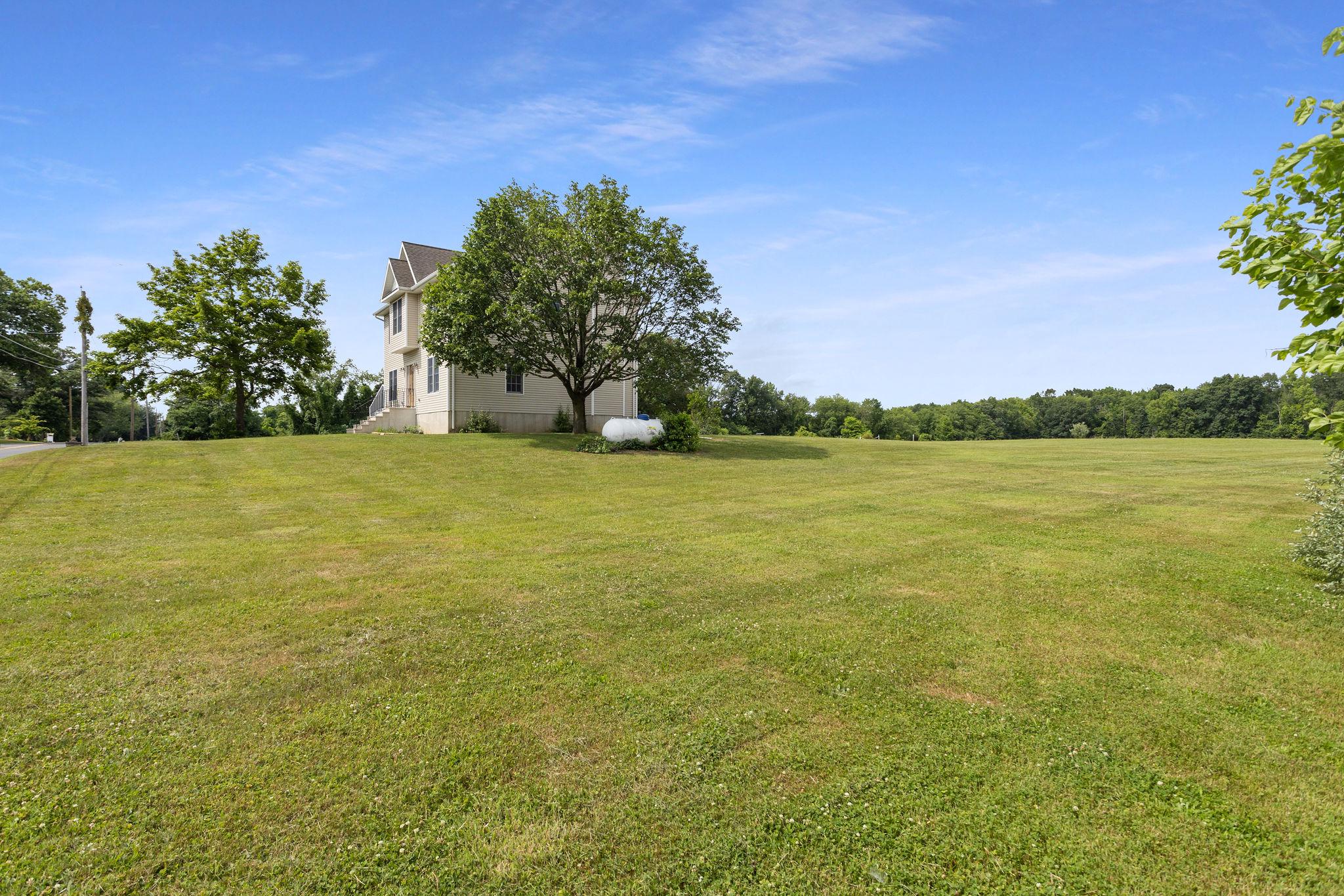241 Windsor Rd Property Photo 9
