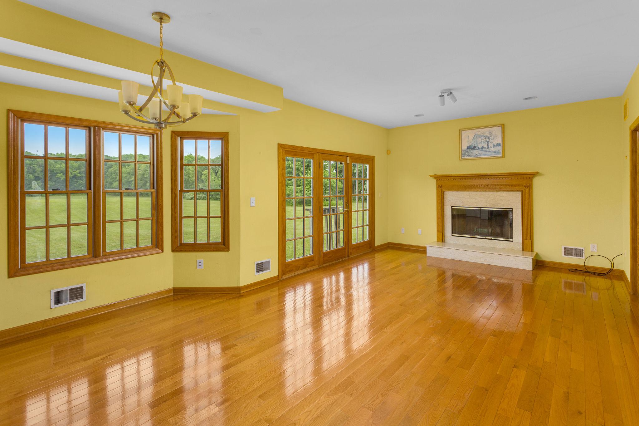 241 Windsor Rd Property Photo 16