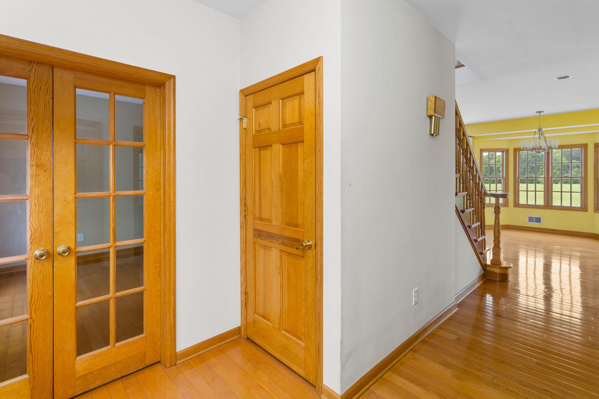 241 Windsor Rd Property Photo 19