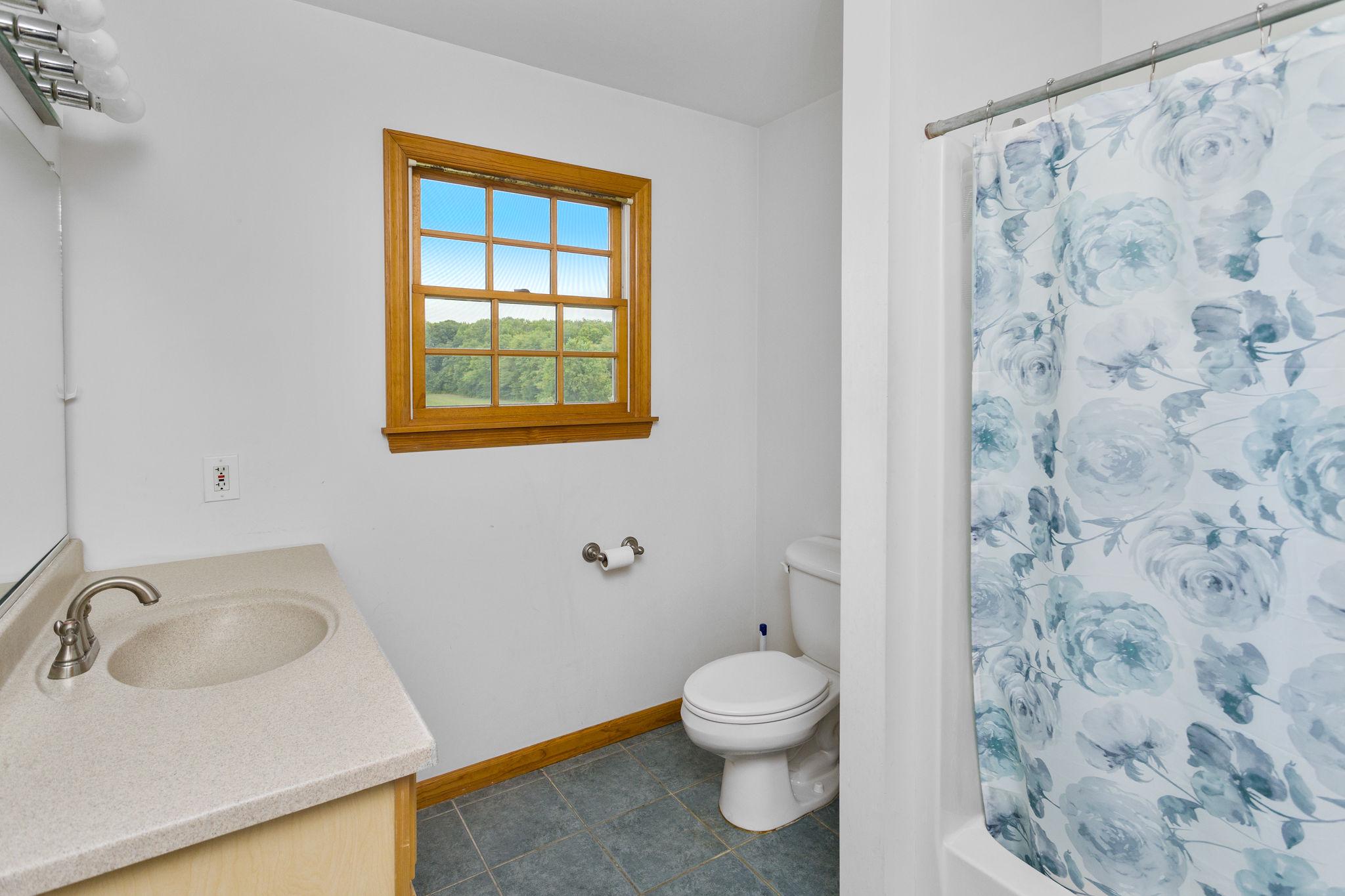 241 Windsor Rd Property Photo 22