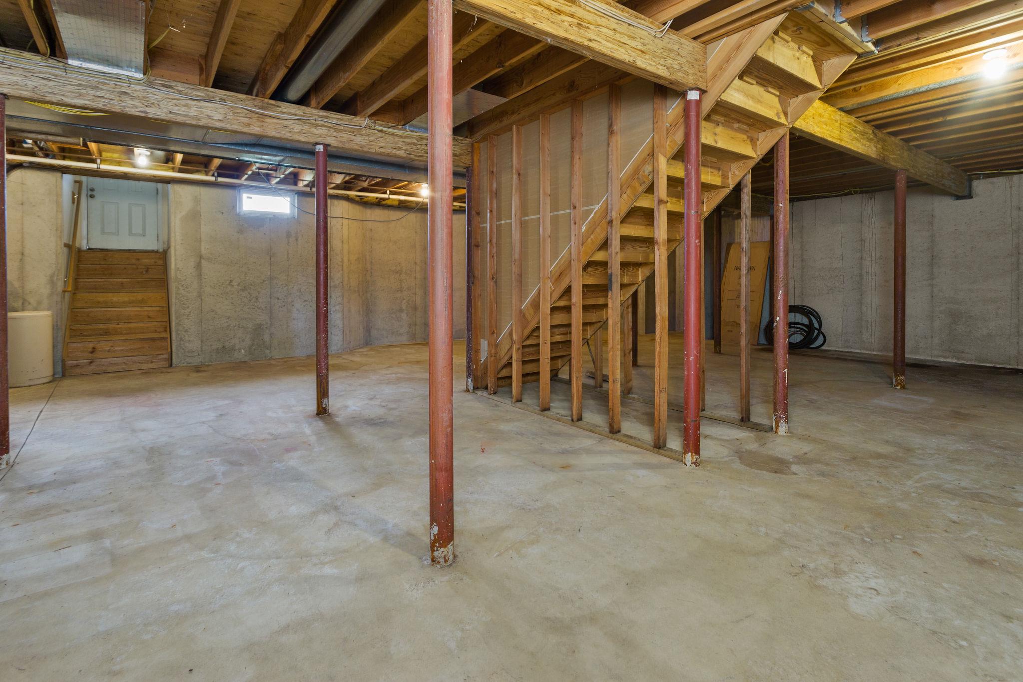 241 Windsor Rd Property Photo 30