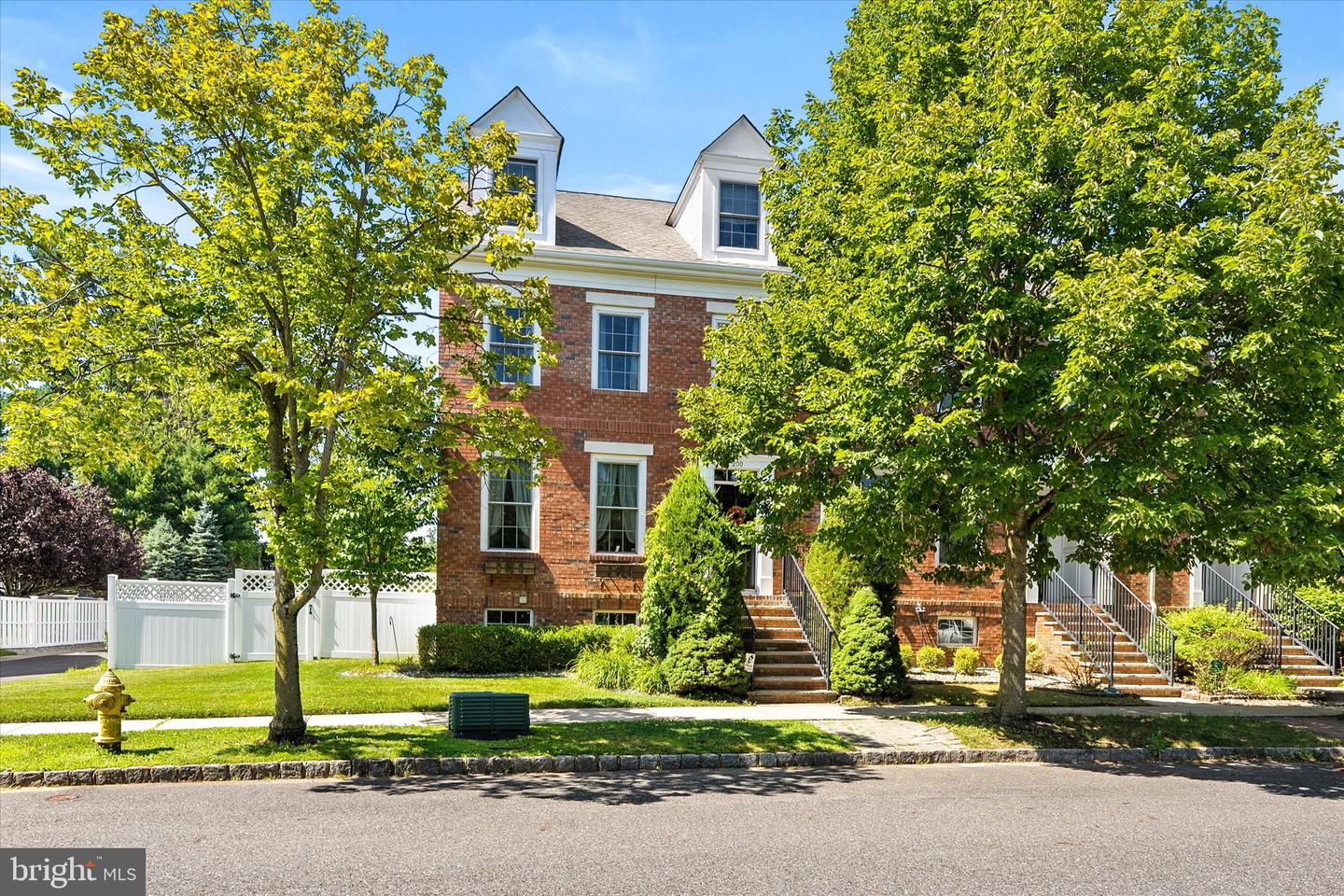 200 Union St Property Photo 1