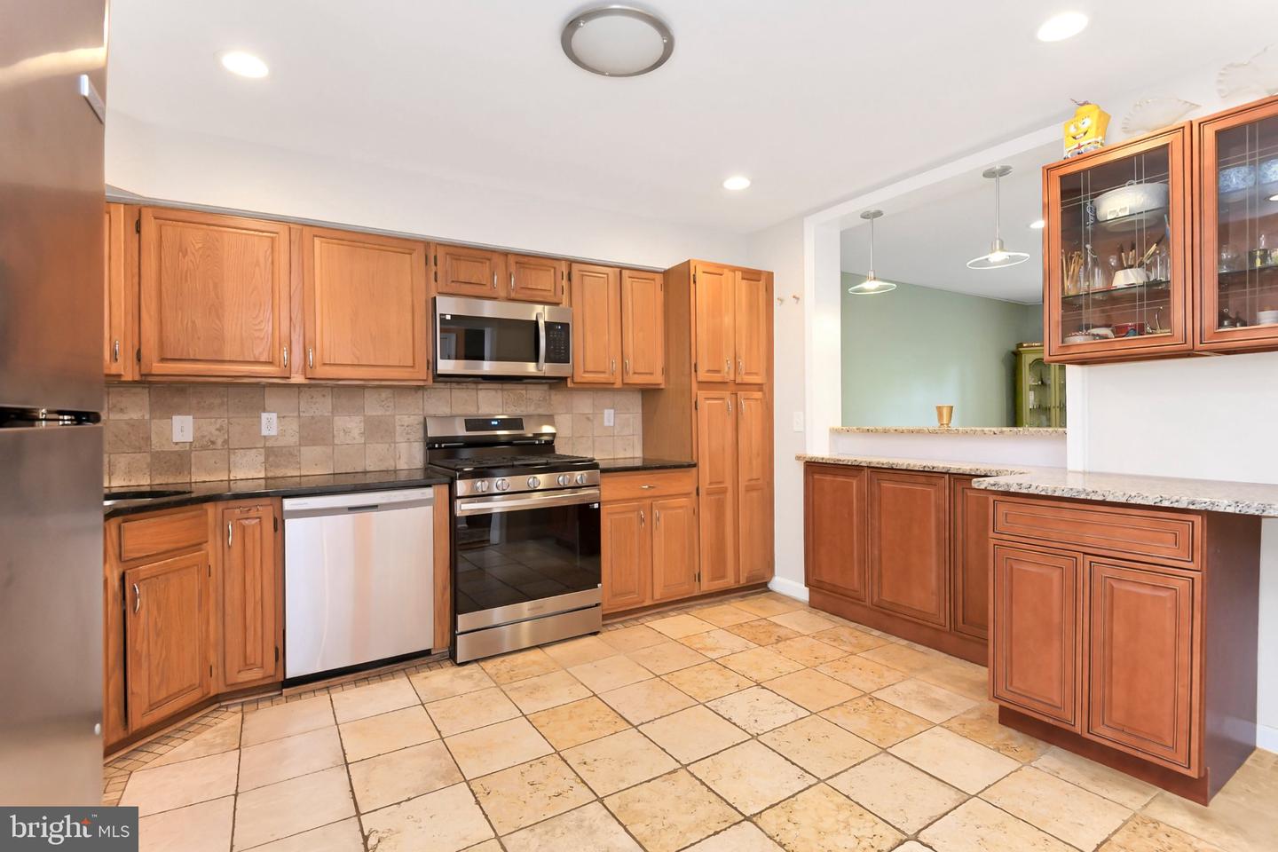 19 Exeter Ct Property Photo 2