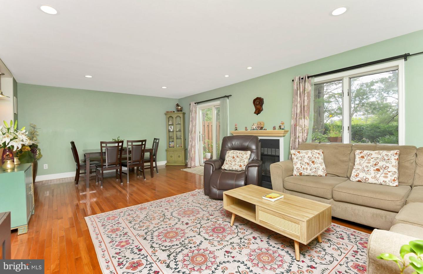 19 Exeter Ct Property Photo 5