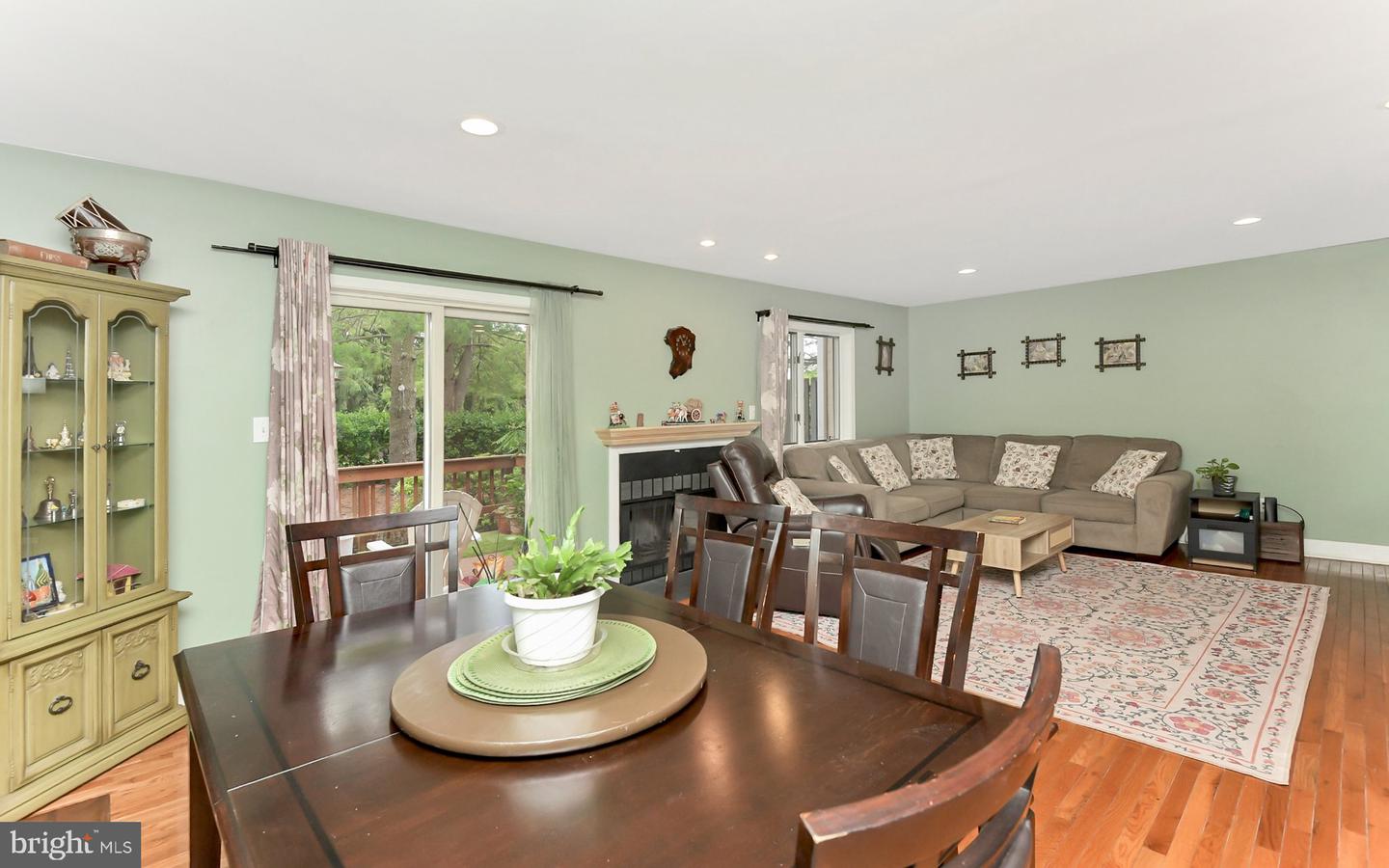 19 Exeter Ct Property Photo 7