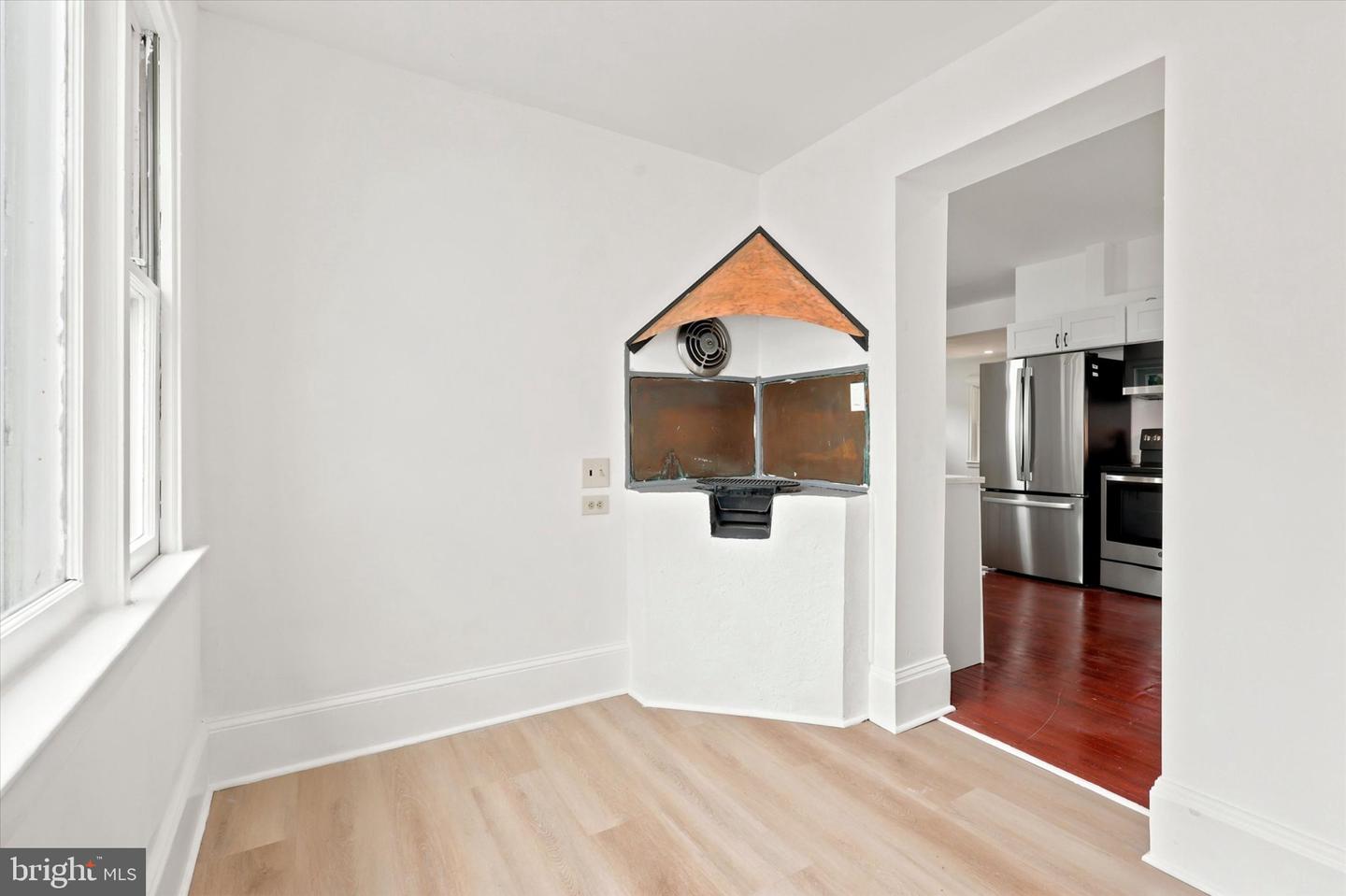 489 Grand Ave Property Photo 18