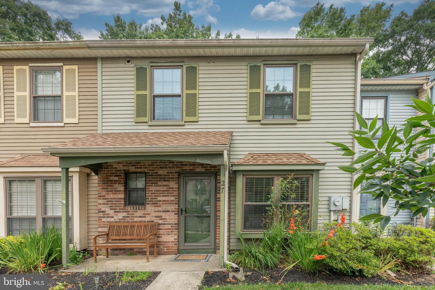 27 Tynemouth Ct Property Photo 2