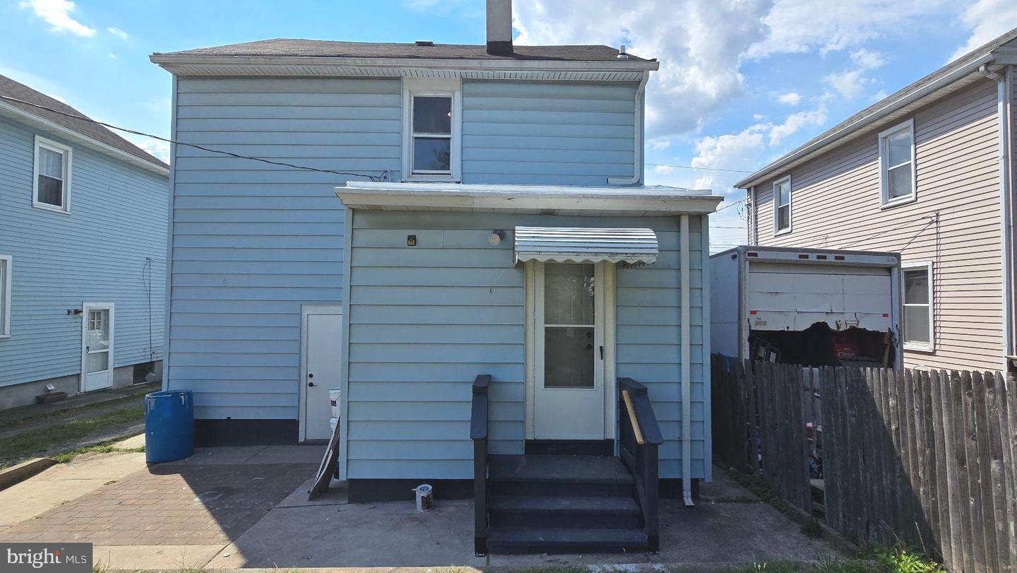 128 Hunter Ave Property Photo 3