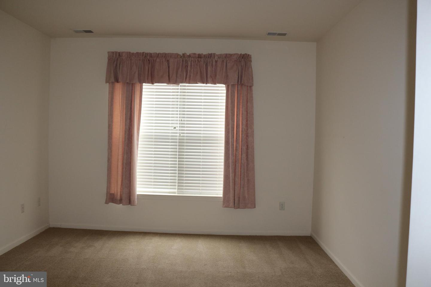 75 Kyle Way Property Photo 8