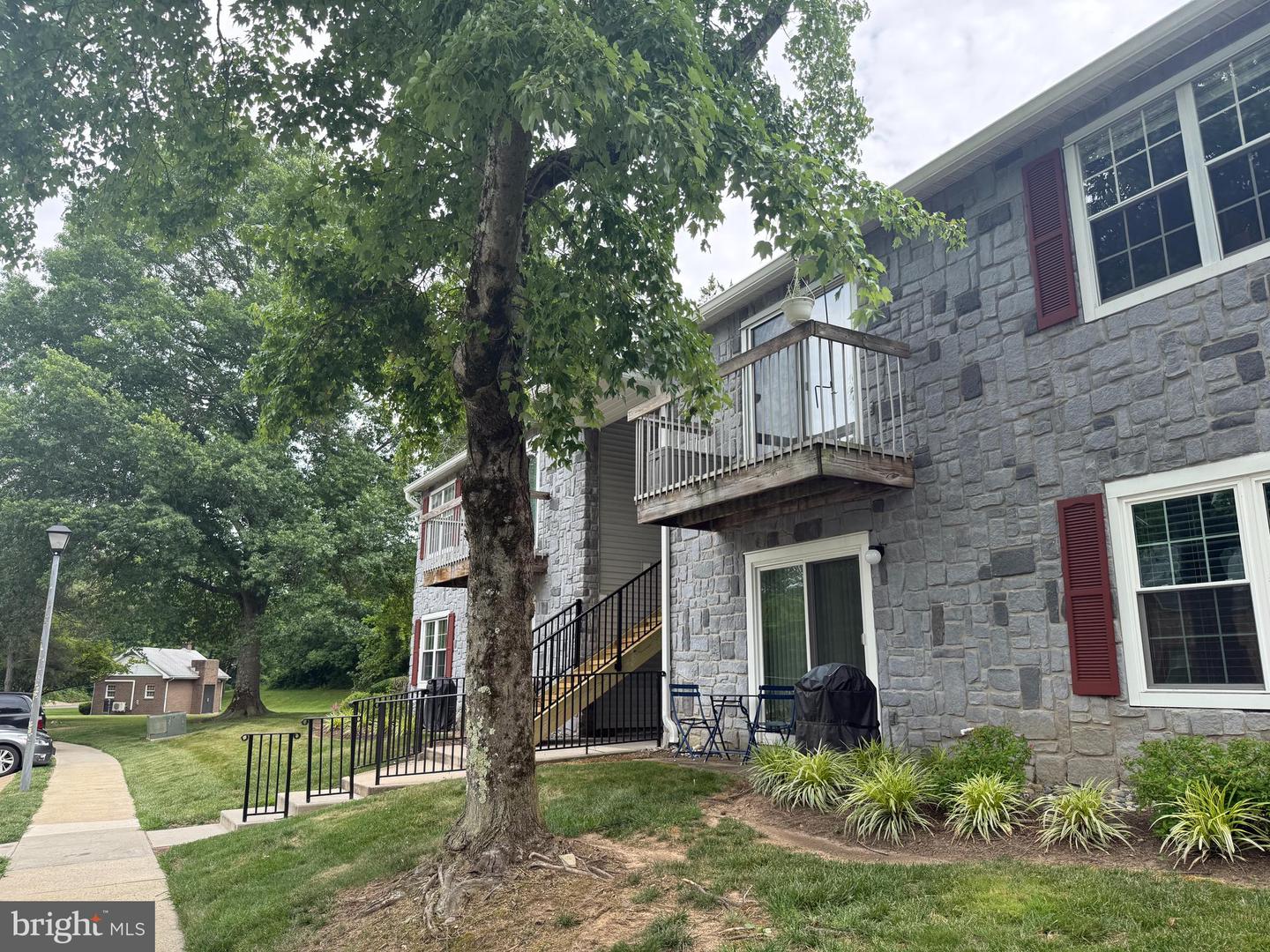 18 Quince Ct Property Photo 2