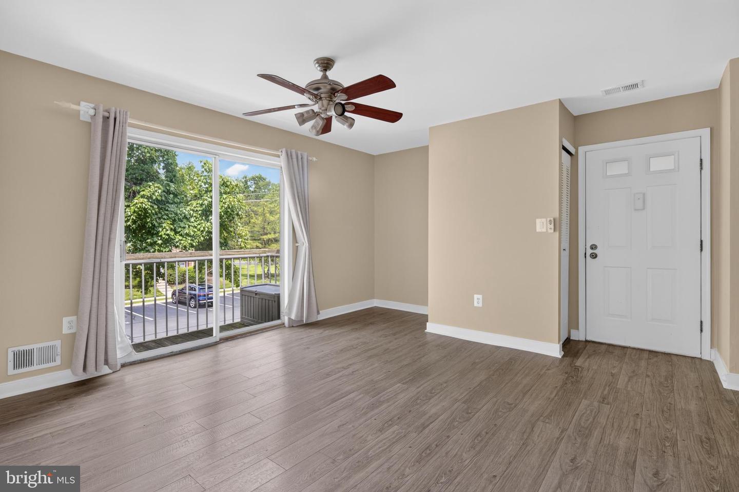 18 Quince Ct Property Photo 5