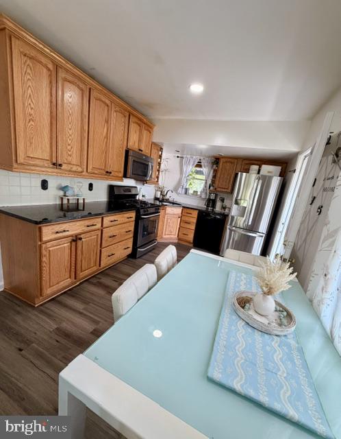 8 Runyon Dr Property Photo 4