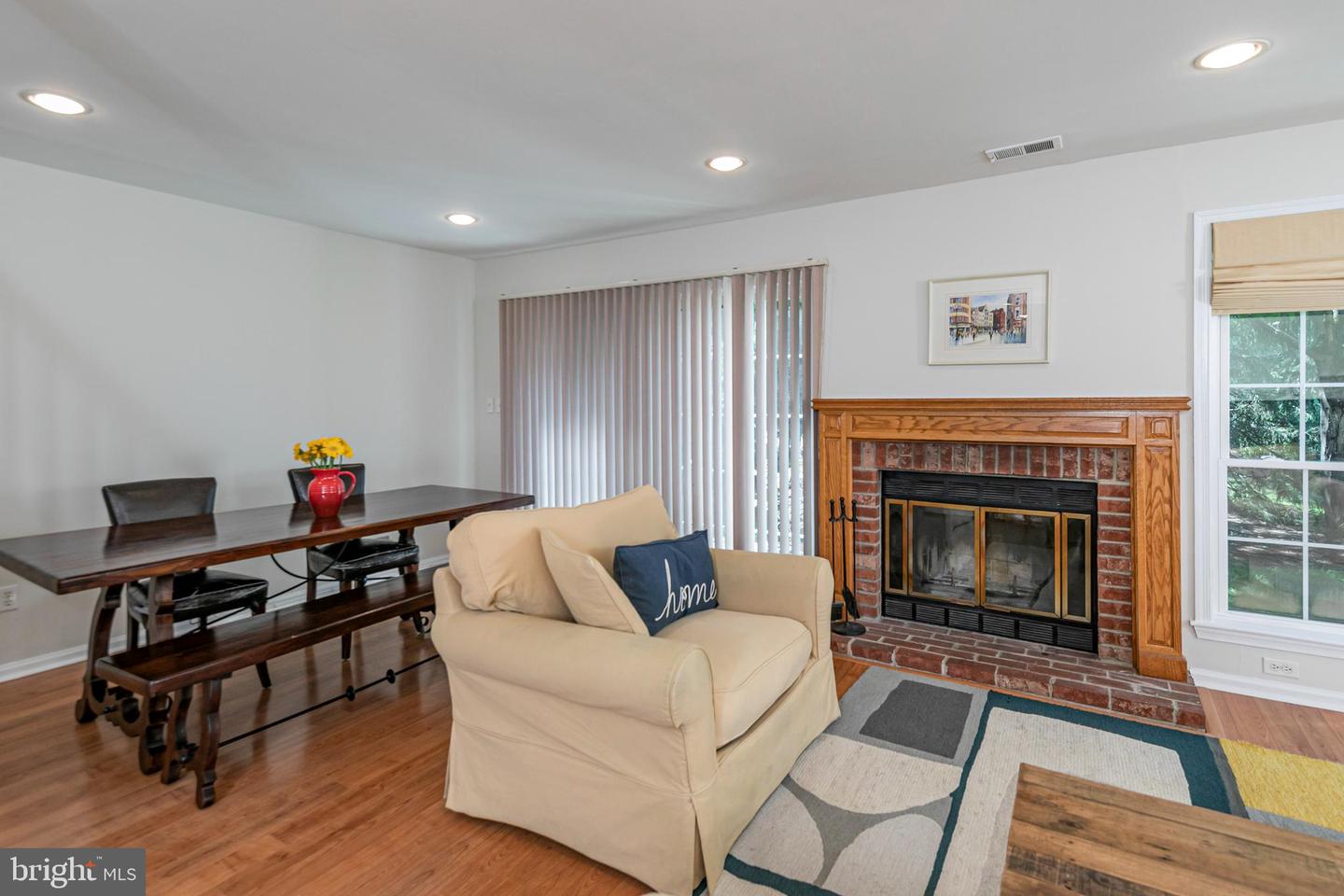 19 Towpath Ct Property Photo 6