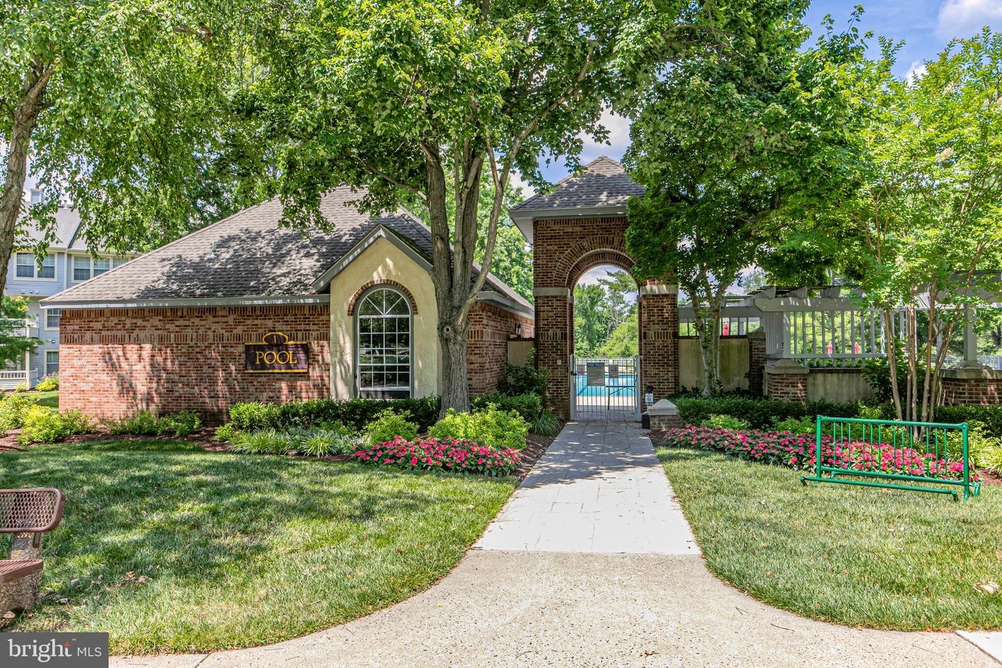 19 Towpath Ct Property Photo 27