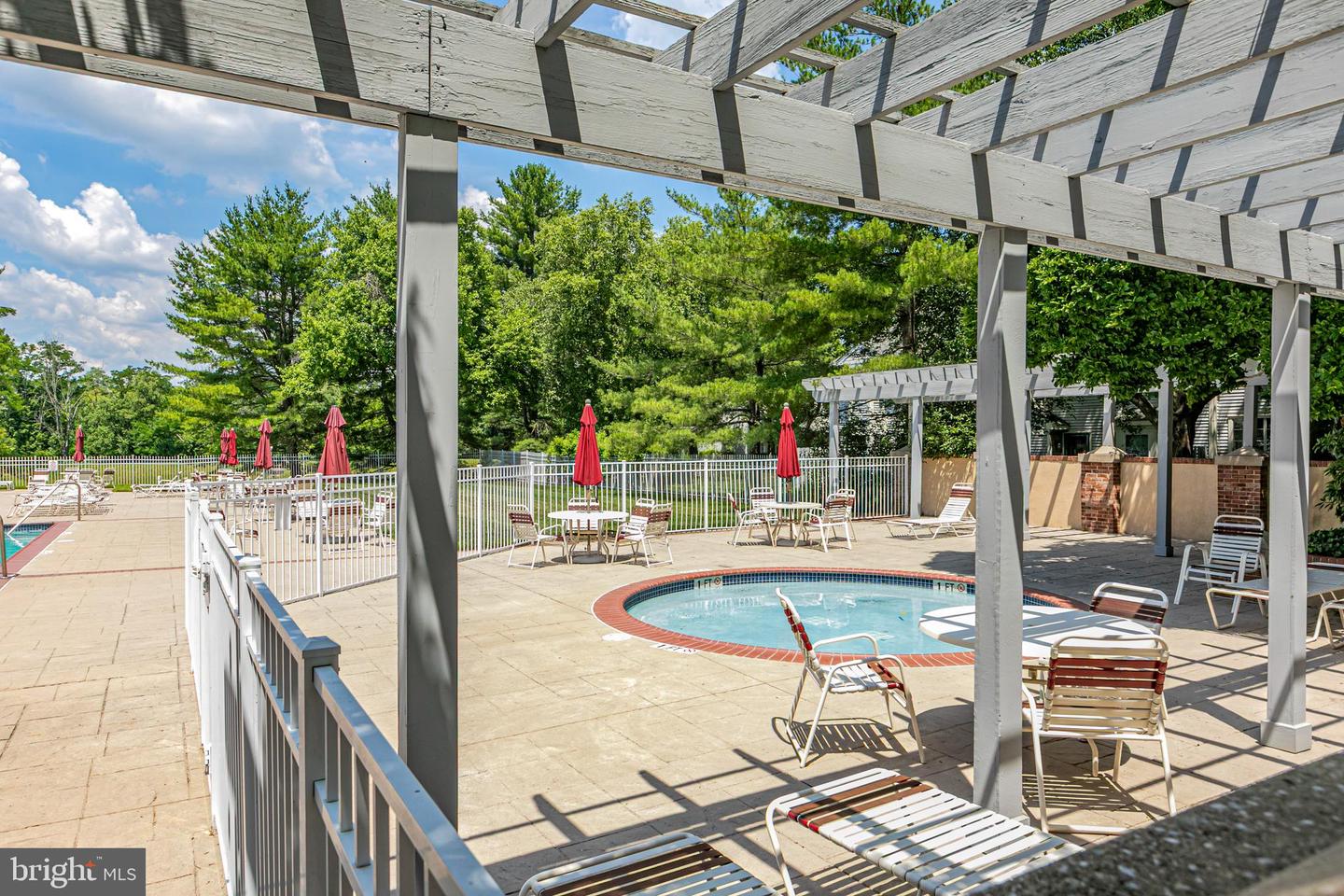 19 Towpath Ct Property Photo 30