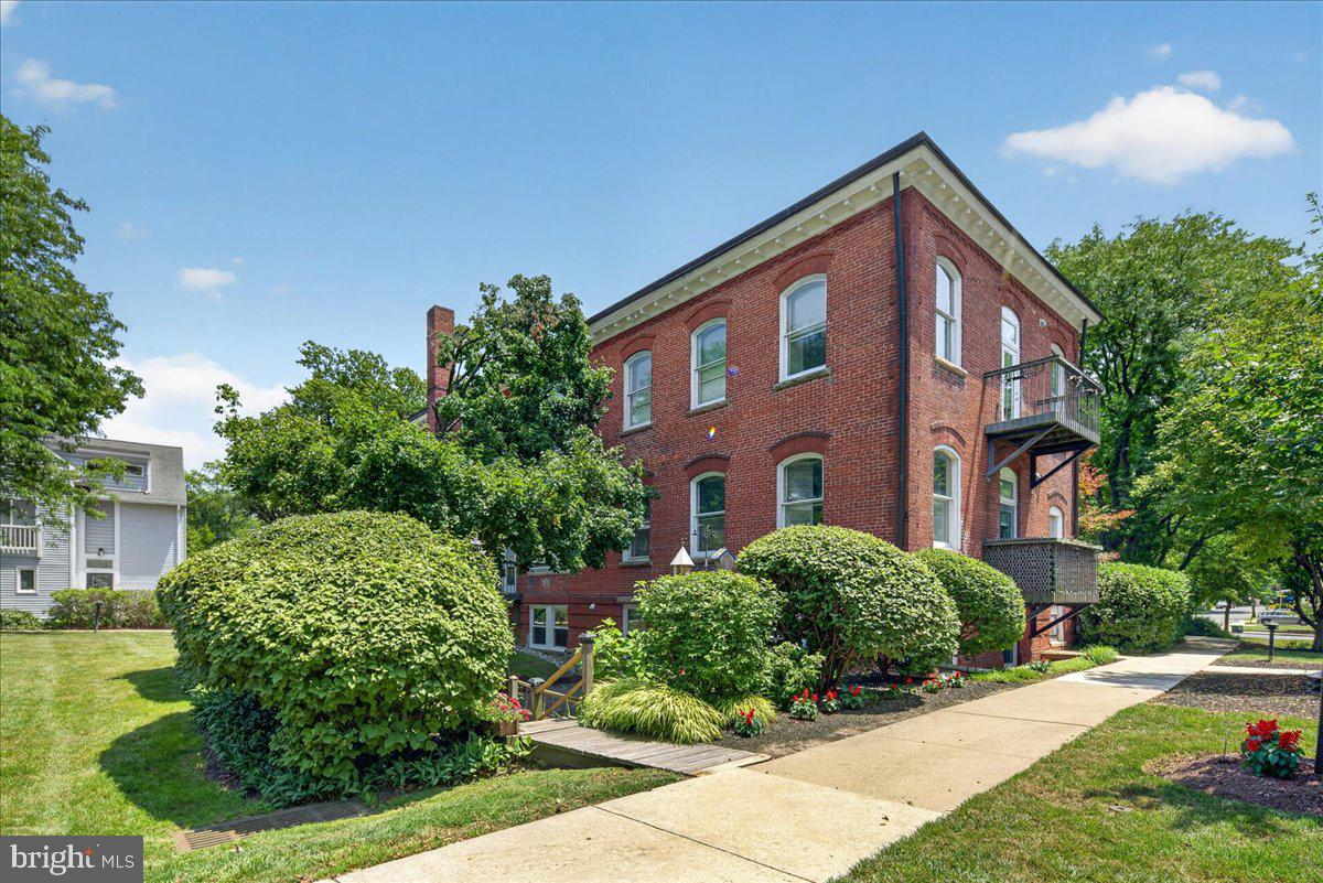 1 Academy Ct Property Photo 2