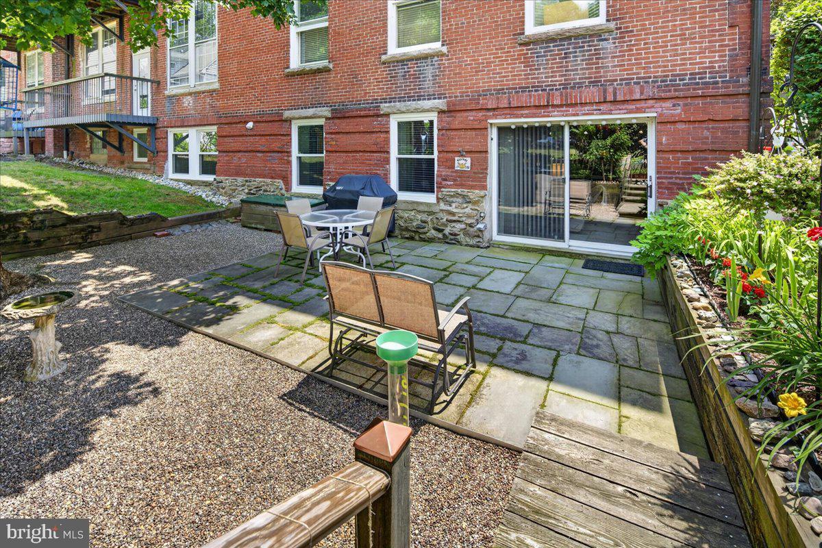1 Academy Ct Property Photo 3