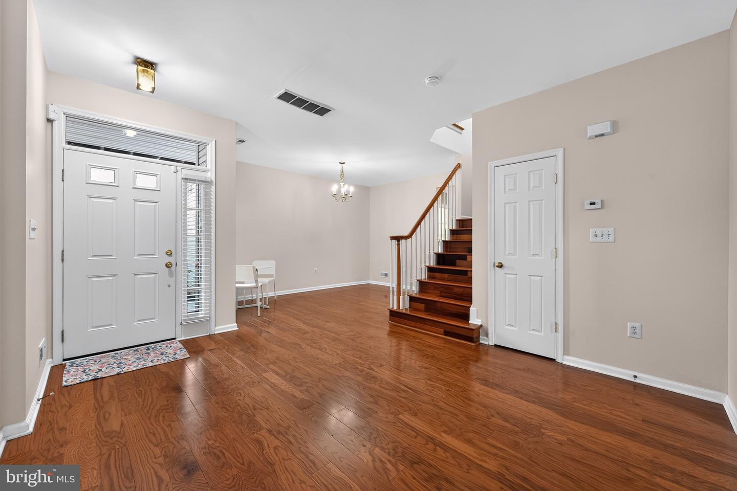 28 Sutton Ct Property Photo 2