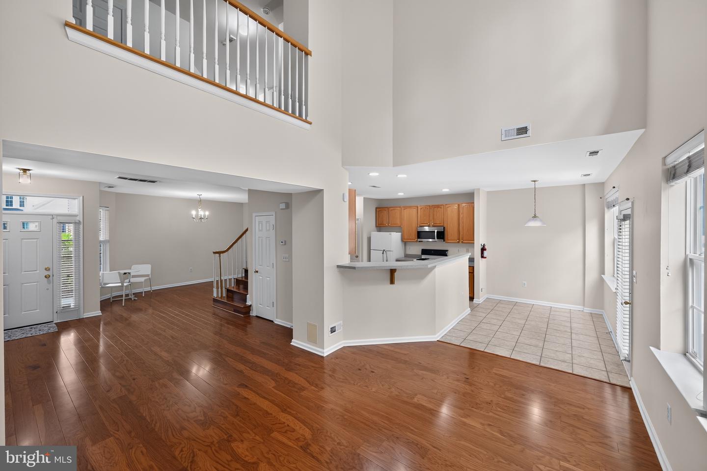 28 Sutton Ct Property Photo 3