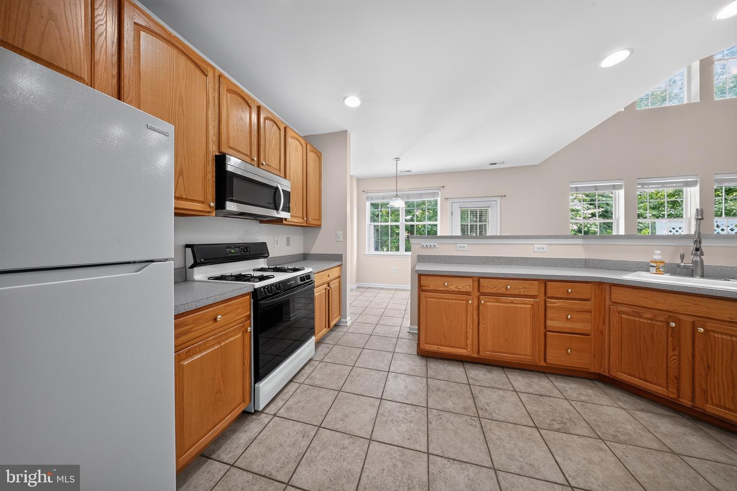 28 Sutton Ct Property Photo 8