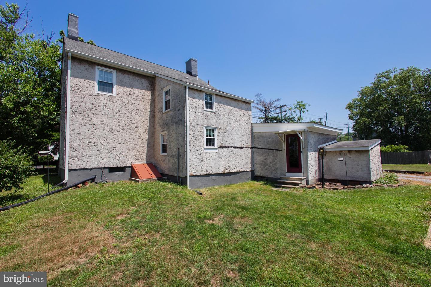 5785 S Broad St Property Photo 7