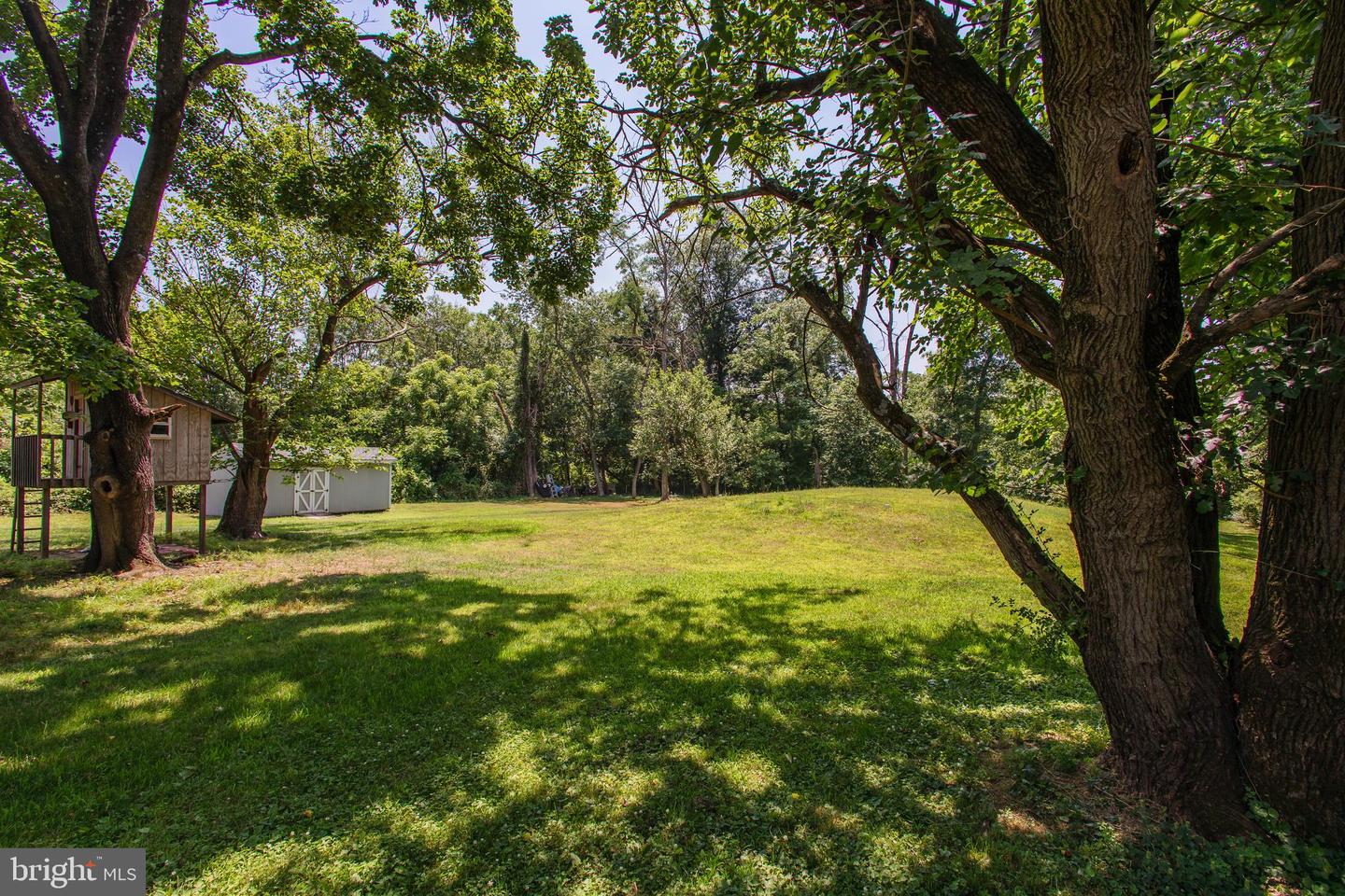 5785 S Broad St Property Photo 10