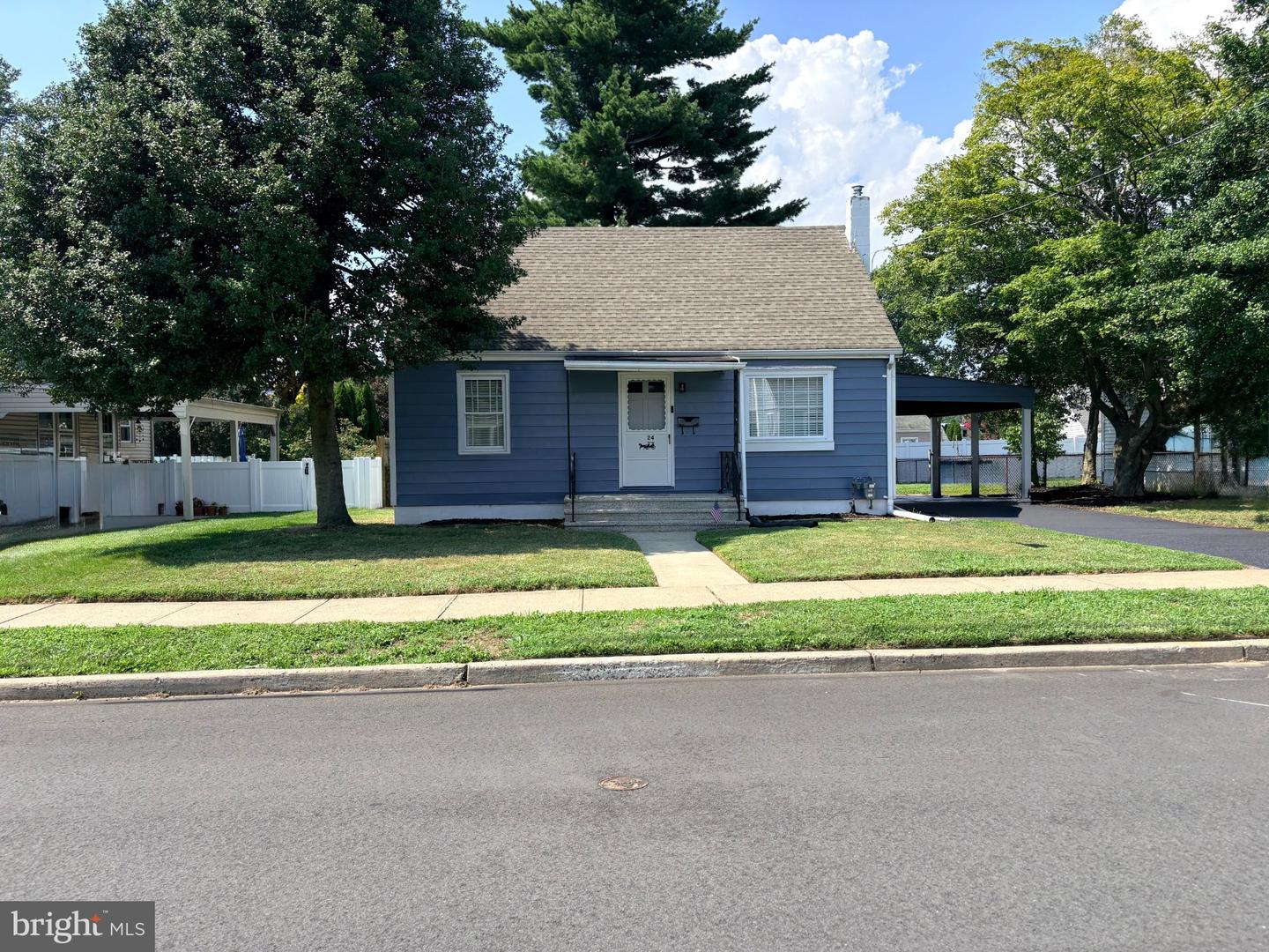 24 FORMAN DR Property Photo 1