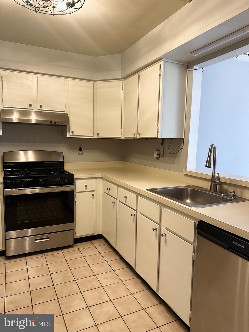 159 Wyndham Property Photo 8