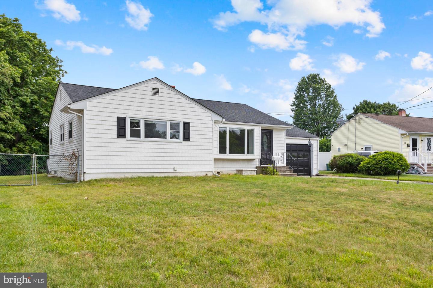 60 Sherbrooke Rd Property Photo 2