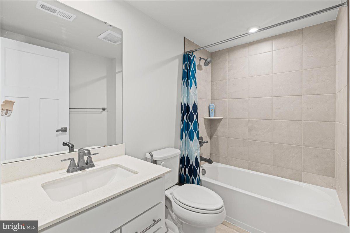 77 Pratt Ln Property Photo 6