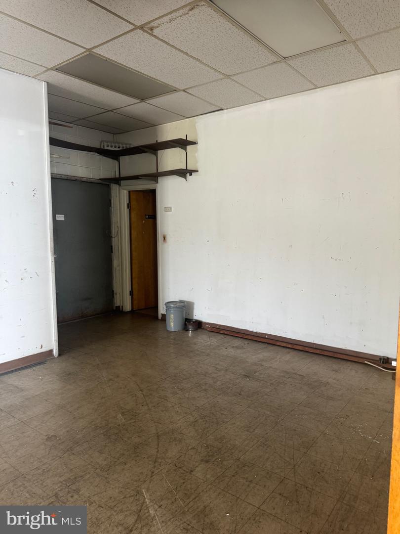1440 S Olden Ave Property Photo 10