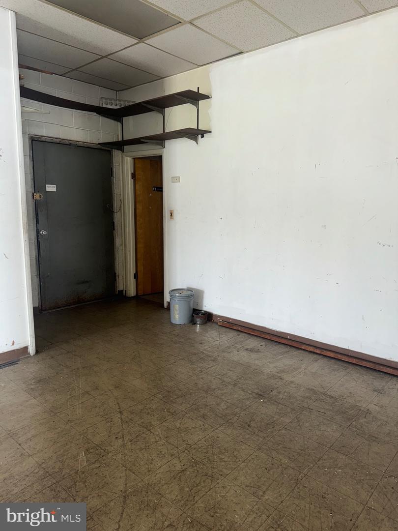 1440 S Olden Ave Property Photo 18