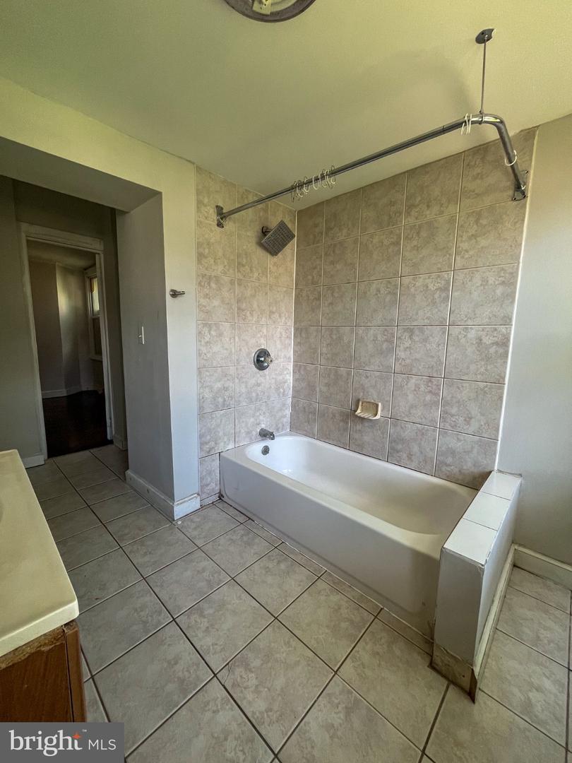 208 Maple Ave Property Photo 7