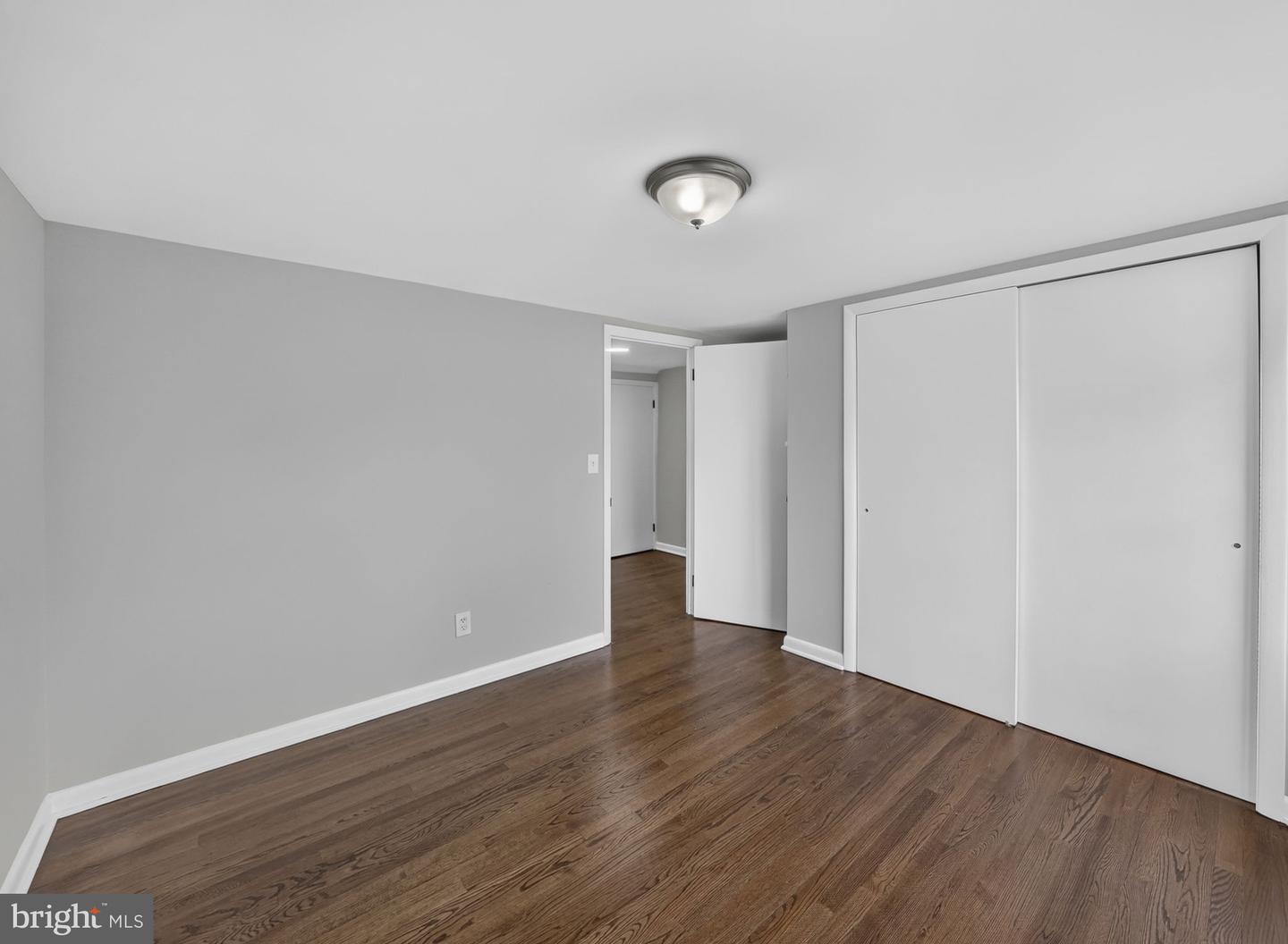 520 Randall Ave Property Photo 13