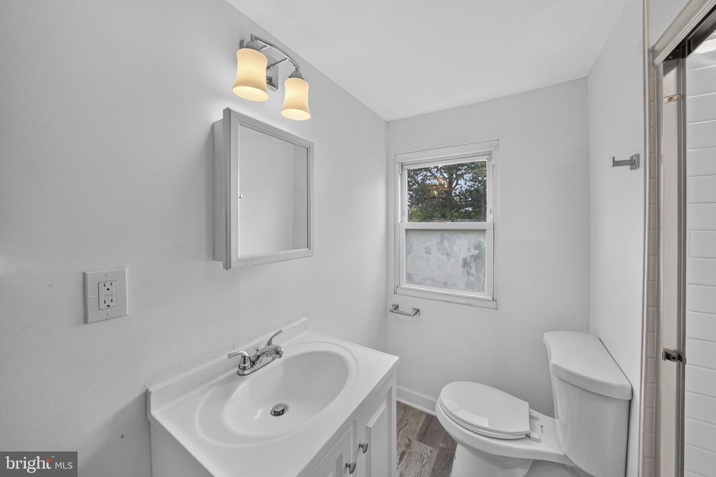 520 Randall Ave Property Photo 16