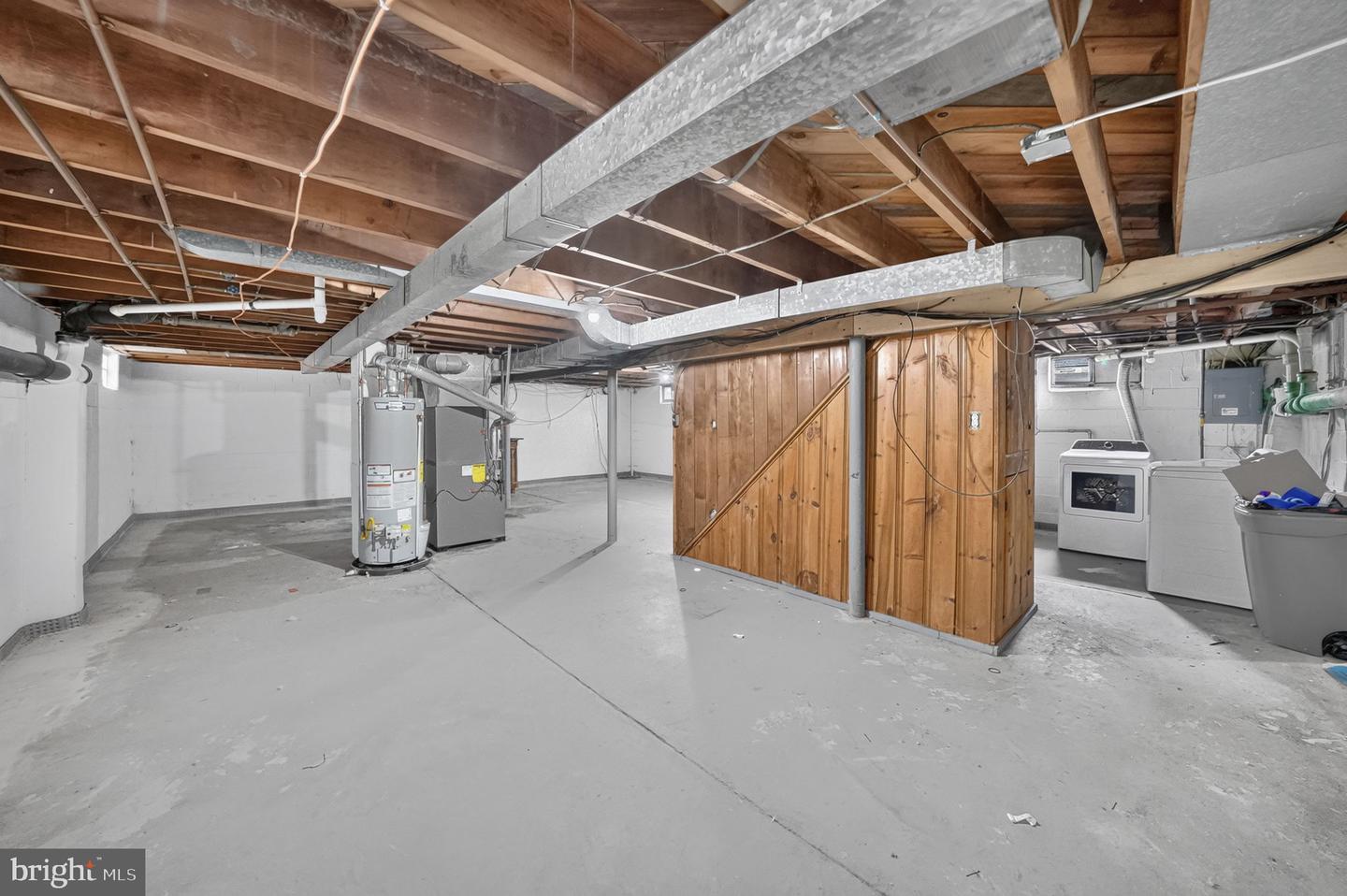 520 Randall Ave Property Photo 24
