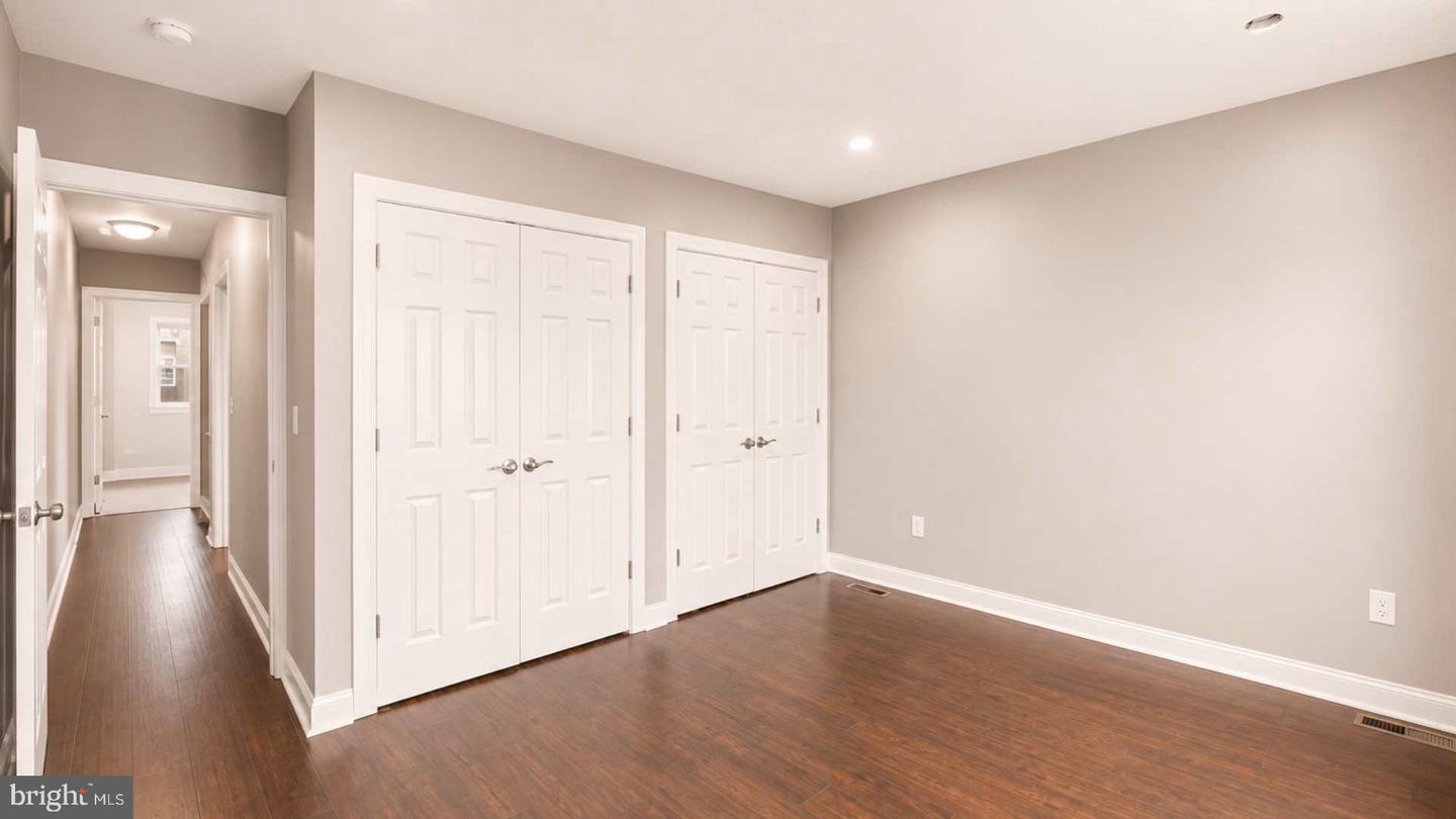 209 Woodlawn Ave Property Photo 14