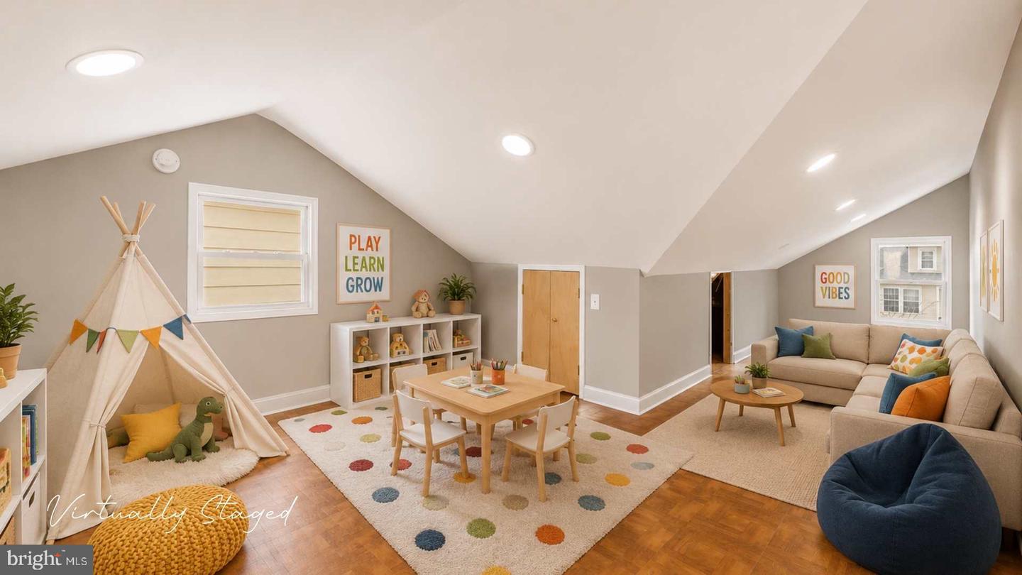 209 Woodlawn Ave Property Photo 17