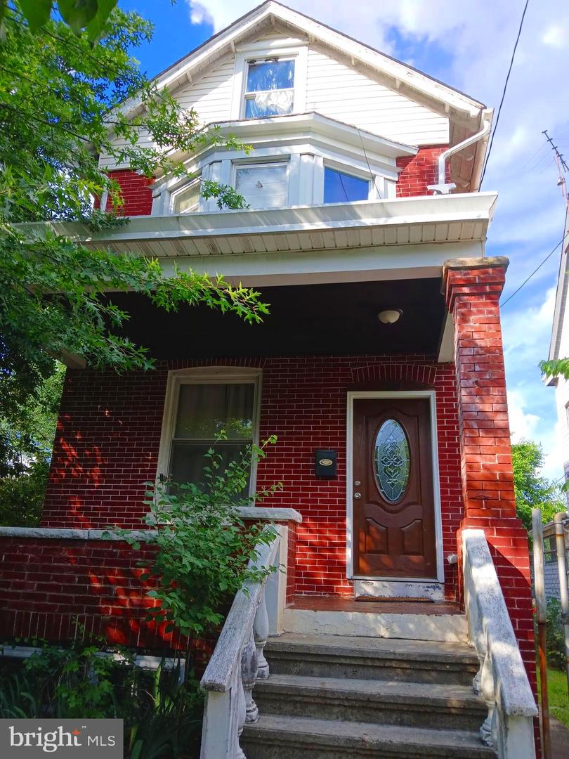 224 Garfield Ave Property Photo 1