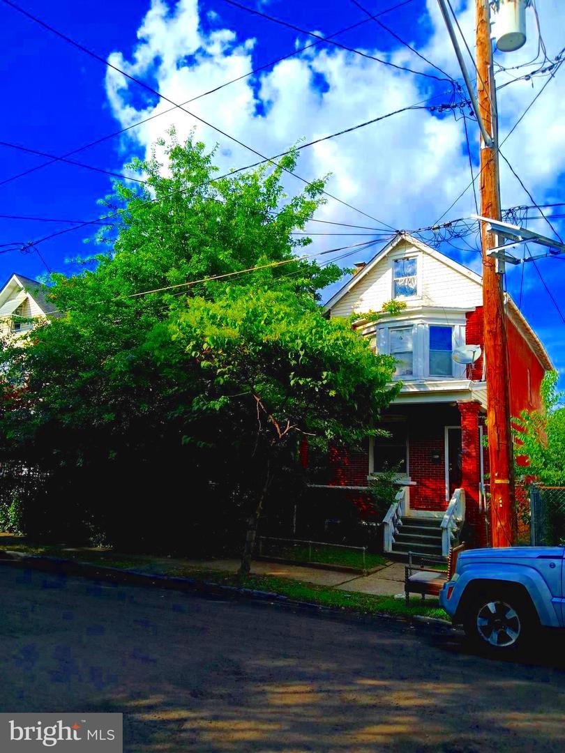 224 Garfield Ave Property Photo 4